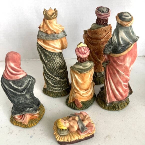 Vtg Small Hand-Painted Nativity Set Holy Family Mary Joseph Jesus Wisemen - Picture 6 of 8